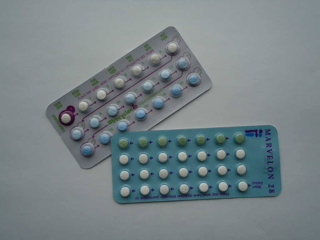 early signs of pregnancy while on birth control pills